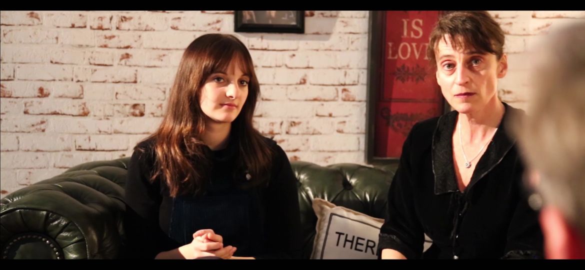 2104-Wenn_sich_zwei_streiten