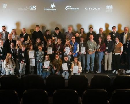 JUFINALE 2025 - PreisträgerInnen Die Preisträger*innen der niederbayerischen JUFINALE 2025 in einem Gruppenfoto